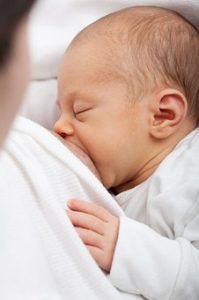 Lire la suite à propos de l’article L’allaitement maternel, le premier repas du nourrisson